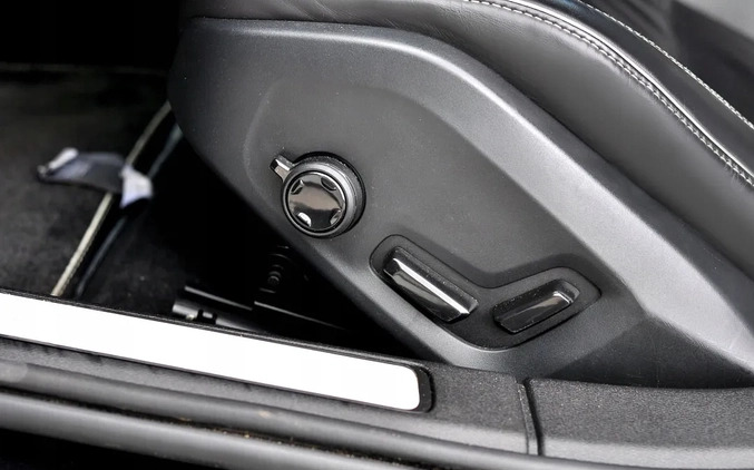 Volvo V60 cena 98900 przebieg: 179000, rok produkcji 2020 z Płock małe 781